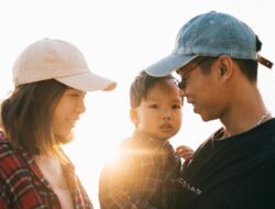 Rahasia Mengatasi Perbandingan Parenting dari Mertua: Tips Bijak