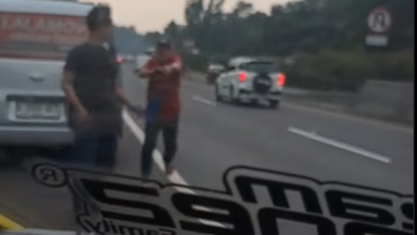 Sopir Lalamove Todong Pistol: Disalip, Emosi Meledak!